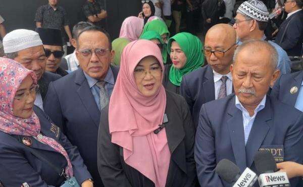 Jalani Sidang Praperadilan Perdana, Dokter Tifa Ingin Uji Prosedur KUHAP Baru Jalani Sidang Praperadilan Perdana, Dokter Tifa Ingin Uji Prosedur KUHAP Baru