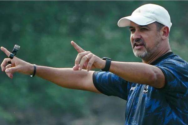 Pelatih Arema FC Siapkan Jurus Khusus demi Taklukkan Persija Pelatih Arema FC Siapkan Jurus Khusus demi Taklukkan Persija