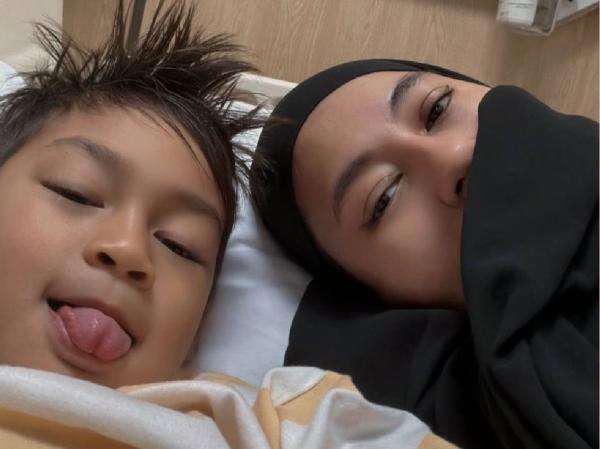 Paula Verhoeven Sedih Kiano Dirawat di RS, Beri Pesan Mengharukan Paula Verhoeven Sedih Kiano Dirawat di RS, Beri Pesan Mengharukan