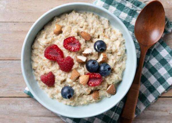 Apakah Oatmeal Bisa Bantu Turunkan Berat Badan? Apakah Oatmeal Bisa Bantu Turunkan Berat Badan?