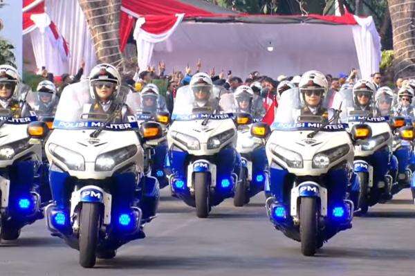 45 Motor Listrik Kawal Kirab Purnapaskibraka, 15 Polisi Militer Wanita di Barisan Terdepan, Ini Maknanya 45 Motor Listrik Kawal Kirab Purnapaskibraka, 15 Polisi Militer Wanita di Barisan Terdepan, Ini Maknanya
