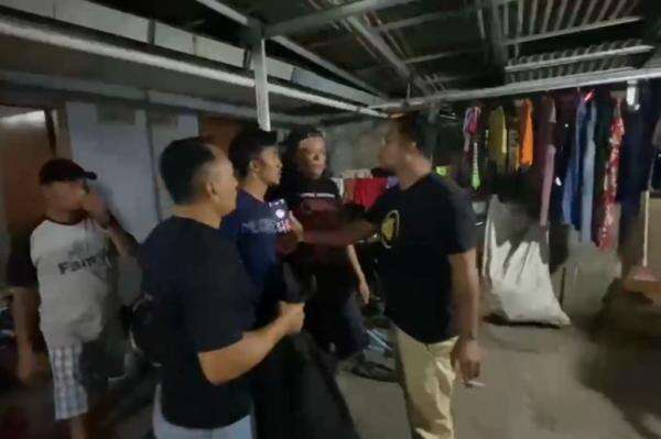 Baru Kenal 4 Hari Lewat Medsos, Pria di Sidoarjo Rampas HP dan Uang Teman Baru Kenal 4 Hari Lewat Medsos, Pria di Sidoarjo Rampas HP dan Uang Teman