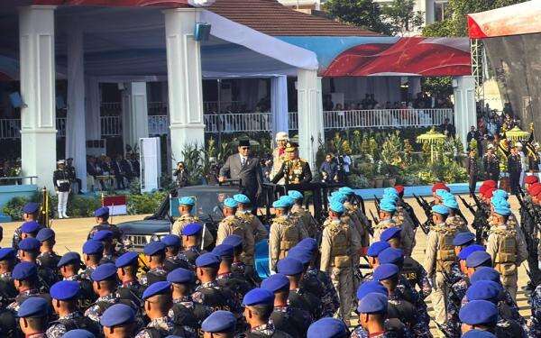 Kapolri Anugerahkan Medali Kehormatan Loka Praja Samrakshana ke Presiden Prabowo di Hari Bhayangkara Kapolri Anugerahkan Medali Kehormatan Loka Praja Samrakshana ke Presiden Prabowo di Hari Bhayangkara