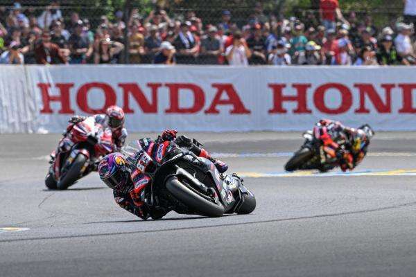2 Pembalap Top MotoGP yang Tak Disangka Tampil Mengejutkan di Paruh Musim 2026, Nomor 1 Jorge Martin! 2 Pembalap Top MotoGP yang Tak Disangka Tampil Mengejutkan di Paruh Musim 2026, Nomor 1 Jorge Martin!