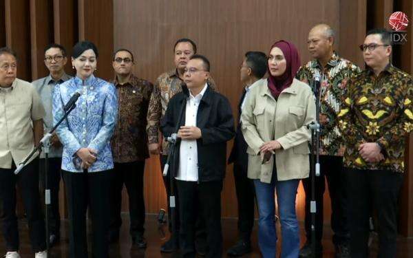 OJK Minta Direksi Bursa yang Baru Lanjutkan Reformasi di Pasar Modal OJK Minta Direksi Bursa yang Baru Lanjutkan Reformasi di Pasar Modal
