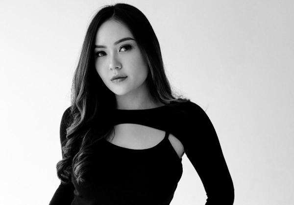Jalani Mediasi, Sarah Gibson Menangis ‘Dipaksa’ Rujuk dengan Suami Jalani Mediasi, Sarah Gibson Menangis ‘Dipaksa’ Rujuk dengan Suami