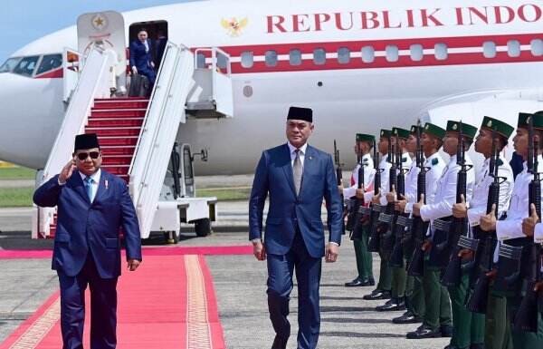 Heboh! Pesawat Kepresidenan Ganti Warna Cat, Hasan Nasbi Malah Bilang Begini  | News+ on RCTI+