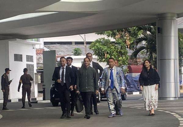 Nadiem Makarim Datangi Jampidsus Kejagung Didampingi Hotman Paris Nadiem Makarim Datangi Jampidsus Kejagung Didampingi Hotman Paris