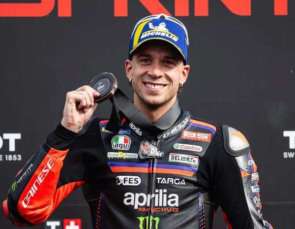 Sempat Susah Berjalan, Marco Bezzecchi Justru Finish di Posisi 3 MotoGP Inggris 2026 Sempat Susah Berjalan, Marco Bezzecchi Justru Finish di Posisi 3 MotoGP Inggris 2026