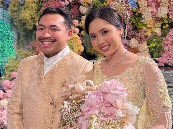 Selamat! Putra Melly Goeslaw Lamar Putri Bamsoet Selamat! Putra Melly Goeslaw Lamar Putri Bamsoet