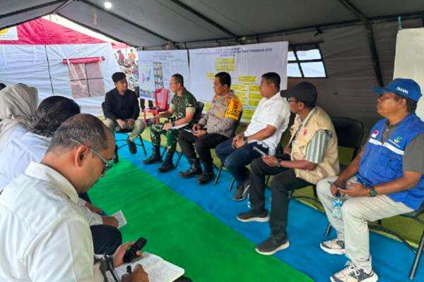 Wapres Kunjungi Korban Gempa NTT, Frits Fanggidae: Pemerintah Memang Harus Hadir Wapres Kunjungi Korban Gempa NTT, Frits Fanggidae: Pemerintah Memang Harus Hadir
