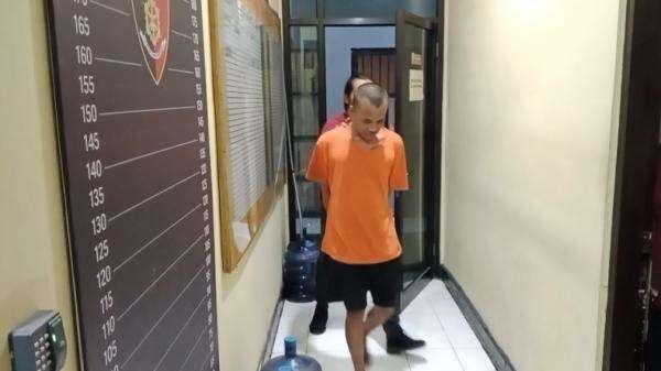 Begal Apes di Surabaya, Jatuh dari Motor Saat Korban Melawan Malah Ditinggal Kabur Rekannya Begal Apes di Surabaya, Jatuh dari Motor Saat Korban Melawan Malah Ditinggal Kabur Rekannya