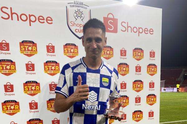 Luka Menalo Jadi Bintang Kemenangan Persib Bandung 3-1 atas Port FC, Singgung soal Ego Luka Menalo Jadi Bintang Kemenangan Persib Bandung 3-1 atas Port FC, Singgung soal Ego