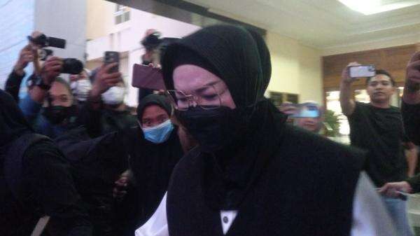 Terungkap! Modus Korupsi Bupati Sukoharjo Etik Suryani Tiru Cara Suaminya Terungkap! Modus Korupsi Bupati Sukoharjo Etik Suryani Tiru Cara Suaminya