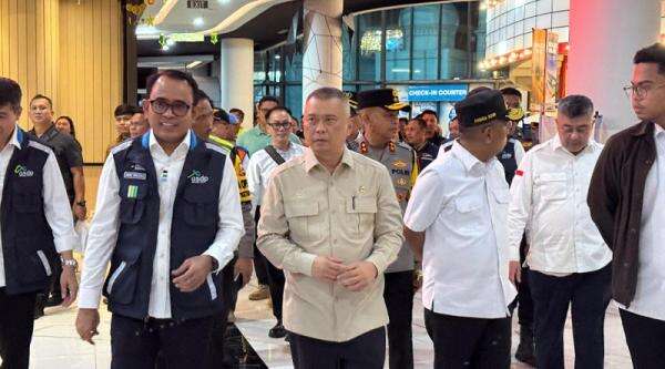 Menhub Perpanjang Penutupan 6 Bandara hingga 18.00 WIB Imbas Erupsi Gunung Anak Krakatau Menhub Perpanjang Penutupan 6 Bandara hingga 18.00 WIB Imbas Erupsi Gunung Anak Krakatau
