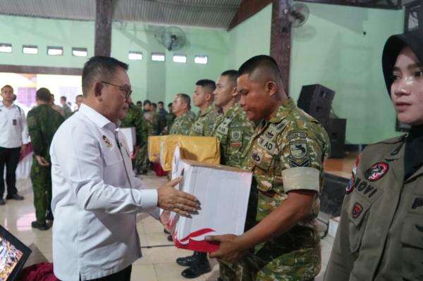 Menko Polkam Kunjungi Timika, Tegaskan Arahan Presiden Penyelesaian Masalah Papua Kedepankan Pendekatan Kesejahteraan Menko Polkam Kunjungi Timika, Tegaskan Arahan Presiden Penyelesaian Masalah Papua Kedepankan Pendekatan Kesejahteraan