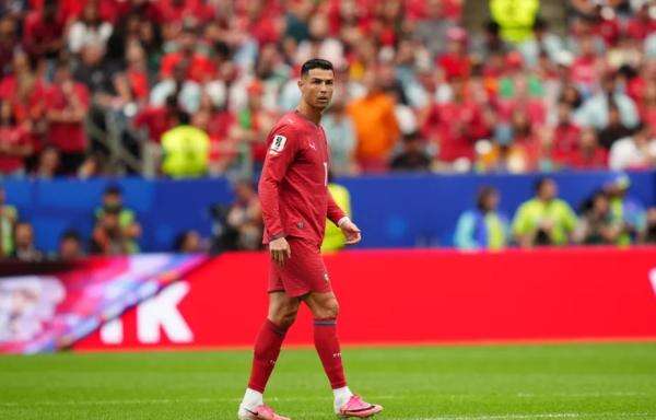 Pengakuan Pemain RD Kongo: Tak Ada Instruksi Jaga Ketat Ronaldo, Dia Sudah Tua Pengakuan Pemain RD Kongo: Tak Ada Instruksi Jaga Ketat Ronaldo, Dia Sudah Tua
