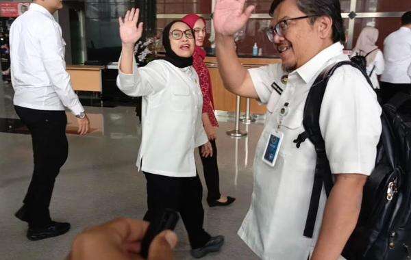 Kepala BGN Nanik S Deyang Bersama Wakilnya Datangi KPK, Ada Apa? Kepala BGN Nanik S Deyang Bersama Wakilnya Datangi KPK, Ada Apa?