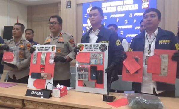 2 WNA Pakistan dan Iran Ditangkap di Blora usai Curi Uang Turis Aljazair di Ubud 2 WNA Pakistan dan Iran Ditangkap di Blora usai Curi Uang Turis Aljazair di Ubud