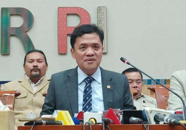 Ketua Komisi III DPR Sebut Penahanan Febrie Adriansyah Sangat Urgent Ketua Komisi III DPR Sebut Penahanan Febrie Adriansyah Sangat Urgent