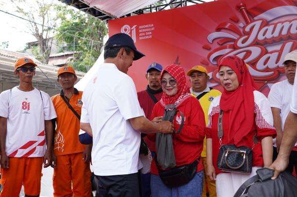 Menteri KKP Trenggono Bagi-Bagi 4 Ton Ikan Layang buat Warga Jakarta, Instruksi Prabowo Menteri KKP Trenggono Bagi-Bagi 4 Ton Ikan Layang buat Warga Jakarta, Instruksi Prabowo