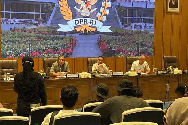 Akhir Tahun, AMPB Ancam Unjuk Rasa Lagi di Gedung DPR Bila RUU Perampasan Aset Tak Disahkan Akhir Tahun, AMPB Ancam Unjuk Rasa Lagi di Gedung DPR Bila RUU Perampasan Aset Tak Disahkan