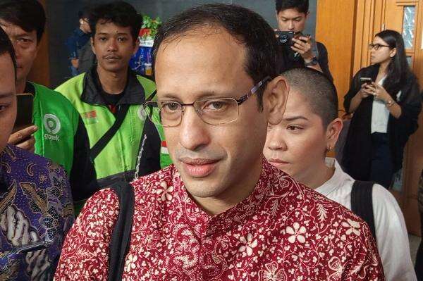 Nadiem Respons Jokowi, Tegaskan Pengadaan Chromebook Jalankan Visi Digitalisasi Pendidikan Presiden Nadiem Respons Jokowi, Tegaskan Pengadaan Chromebook Jalankan Visi Digitalisasi Pendidikan Presiden