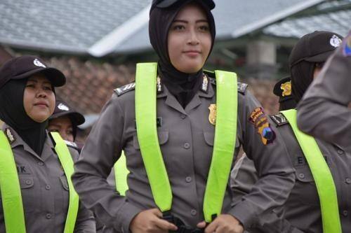 Kapolri Sebut Polwan Dapat Memimpin Polri di Masa Mendatang Kapolri Sebut Polwan Dapat Memimpin Polri di Masa Mendatang