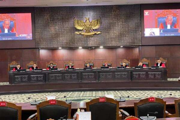 MK Hapus Larangan Penggunaan Lambang Garuda pada Kaos hingga Atribut MK Hapus Larangan Penggunaan Lambang Garuda pada Kaos hingga Atribut