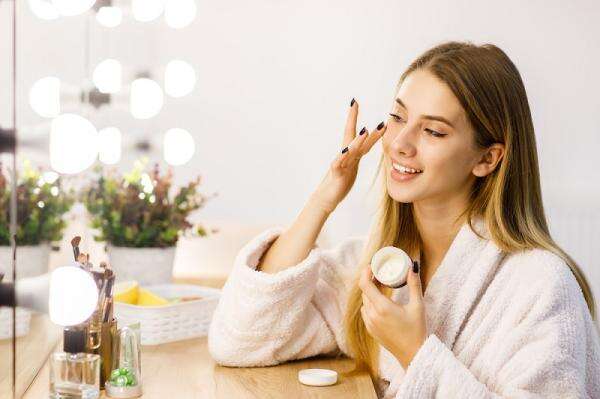 4 Langkah Skincare Pagi yang Dianjurkan Ahli, Jangan Lupa Sunscreen 4 Langkah Skincare Pagi yang Dianjurkan Ahli, Jangan Lupa Sunscreen