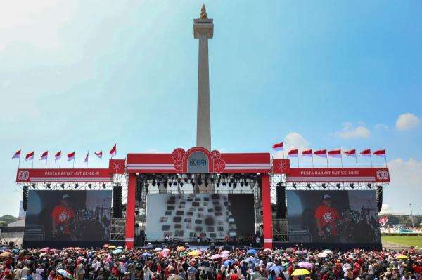 Pesta Rakyat HUT Ke-81 RI di Monas Jadi Panggung Perkuat UMKM Pesta Rakyat HUT Ke-81 RI di Monas Jadi Panggung Perkuat UMKM