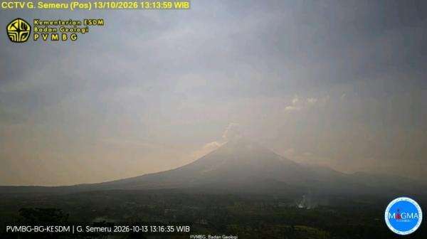 Gunung Semeru 11 Kali Erupsi Hari Ini, Semburkan Kolom Abu Hingga 900 Meter Gunung Semeru 11 Kali Erupsi Hari Ini, Semburkan Kolom Abu Hingga 900 Meter