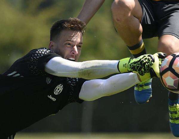 Juventus Krisis Kiper, Berpeluang Pulangkan Sang Mantan secara Gratis Juventus Krisis Kiper, Berpeluang Pulangkan Sang Mantan secara Gratis