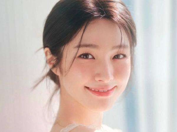 10 Fakta Kontroversi Ha Young Punya Buyut Pro-Jepang, Nomor 8 Menggemparkan! 10 Fakta Kontroversi Ha Young Punya Buyut Pro-Jepang, Nomor 8 Menggemparkan!