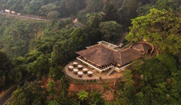 Vila Riung Gunung Bekas Tempat Soekarno Istirahat Kini Dibuka untuk Umum, Disulap Jadi Restoran Vila Riung Gunung Bekas Tempat Soekarno Istirahat Kini Dibuka untuk Umum, Disulap Jadi Restoran
