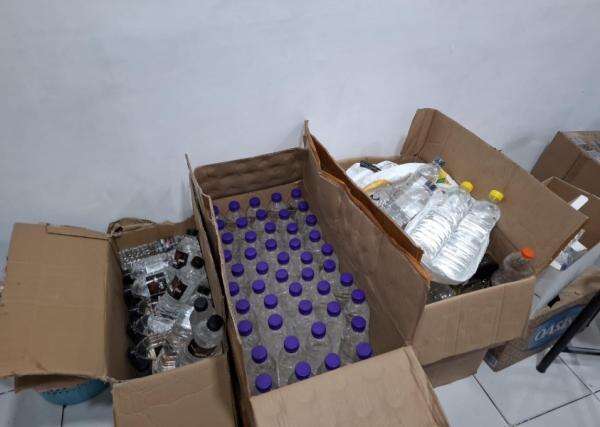 Polisi Sita Ribuan Botol Miras dalam Operasi Cipta Kondisi di Malang Polisi Sita Ribuan Botol Miras dalam Operasi Cipta Kondisi di Malang