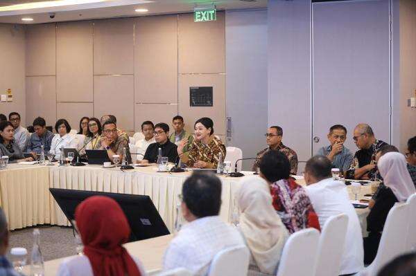 Ketua OJK Minta Masukan Pelaku Pasar Modal hingga Influencer Ketua OJK Minta Masukan Pelaku Pasar Modal hingga Influencer