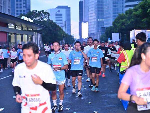 Minum Air Terlalu Banyak saat Marathon Ternyata Berbahaya, Ini Faktanya! Minum Air Terlalu Banyak saat Marathon Ternyata Berbahaya, Ini Faktanya!