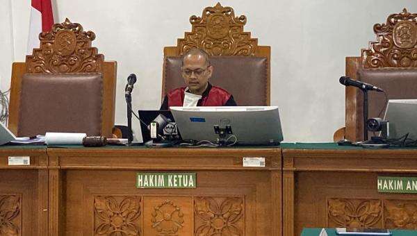 PN Jaksel Tolak Permohonan Praperadilan Tersangka Korupsi MBG Lodewyk Pusung PN Jaksel Tolak Permohonan Praperadilan Tersangka Korupsi MBG Lodewyk Pusung