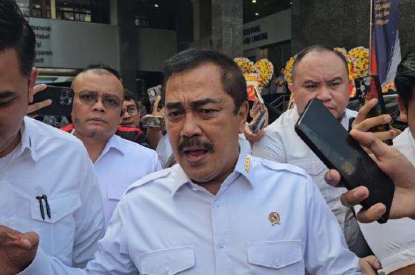Menteri Imipas Bakal Cabut Pembebasan Bersyarat Indra Kenz: Proses Remisinya Tak Benar Menteri Imipas Bakal Cabut Pembebasan Bersyarat Indra Kenz: Proses Remisinya Tak Benar
