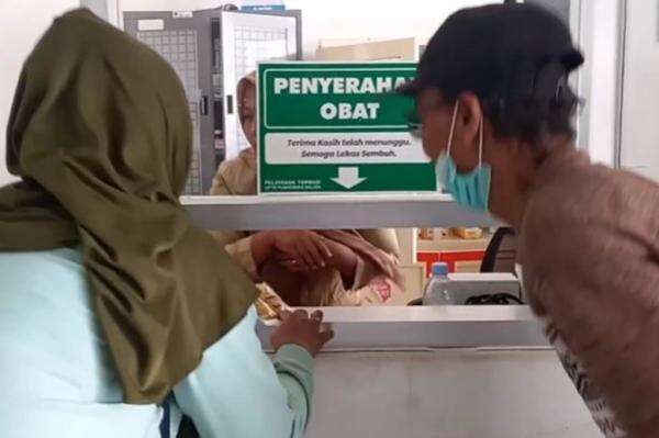 3 Anak Sekeluarga di Majalengka Meninggal Diduga karena Virus, Keluarga Jalani Tes Swab 3 Anak Sekeluarga di Majalengka Meninggal Diduga karena Virus, Keluarga Jalani Tes Swab