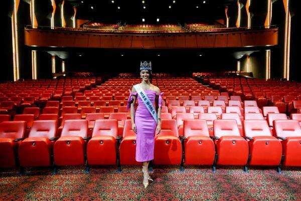 Baru Pertama ke Indonesia, Miss World 2026 Joheirry Mola Terpikat Kelezatan Klepon Baru Pertama ke Indonesia, Miss World 2026 Joheirry Mola Terpikat Kelezatan Klepon