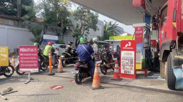 Harga Pertamax Naik Tembus Rp16.250, Masyarakat Kini Serbu Pertalite Harga Pertamax Naik Tembus Rp16.250, Masyarakat Kini Serbu Pertalite
