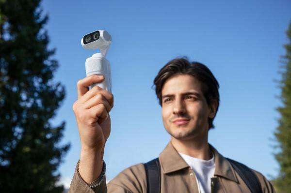 Dilengkapi Dua Lensa Leica, Kamera Gimbal Insta360 Luna Ultra Resmi Meluncur di Indonesia Dilengkapi Dua Lensa Leica, Kamera Gimbal Insta360 Luna Ultra Resmi Meluncur di Indonesia