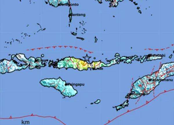 Gempa Besar M7,7 Picu Peringatan Tsunami di NTT, NTB dan Sulsel Gempa Besar M7,7 Picu Peringatan Tsunami di NTT, NTB dan Sulsel