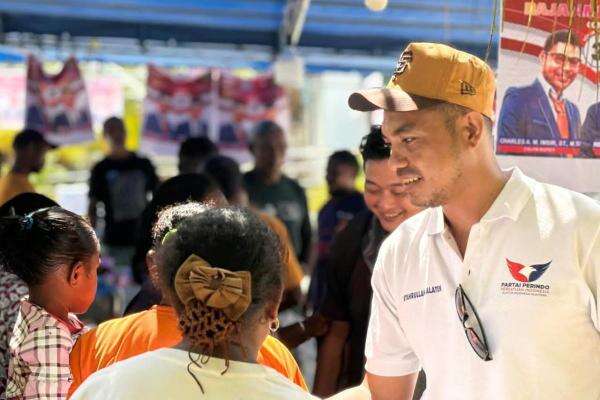 Pokir Mandek, Legislator Perindo Sisihkan Gaji Beli Speedboat untuk Warga Raja Ampat Pokir Mandek, Legislator Perindo Sisihkan Gaji Beli Speedboat untuk Warga Raja Ampat