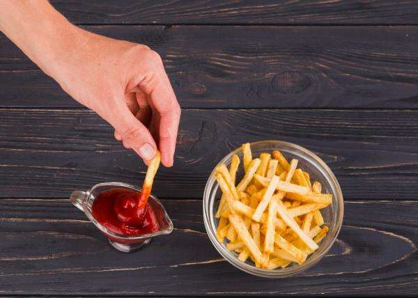 Suka Cocol Saus Dua Kali saat Ngemil? Ini Risikonya bagi Kesehatan Suka Cocol Saus Dua Kali saat Ngemil? Ini Risikonya bagi Kesehatan