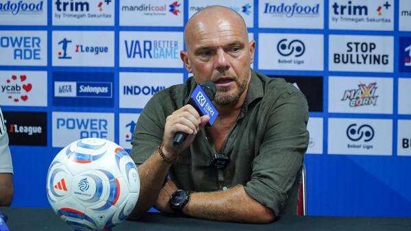 Johnny Jansen Soroti Adaptasi Pemain Baru Bali United, dari Cuaca hingga Perjalanan Away Johnny Jansen Soroti Adaptasi Pemain Baru Bali United, dari Cuaca hingga Perjalanan Away