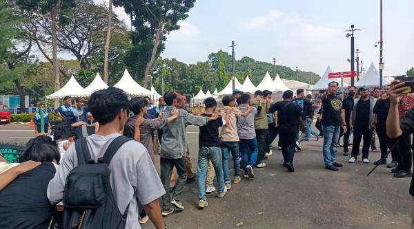 Ratusan Orang Ditangkap Usai Bentrok Eksekusi Hotel Sultan, Polisi Kejar Aktor Intelektual Ratusan Orang Ditangkap Usai Bentrok Eksekusi Hotel Sultan, Polisi Kejar Aktor Intelektual