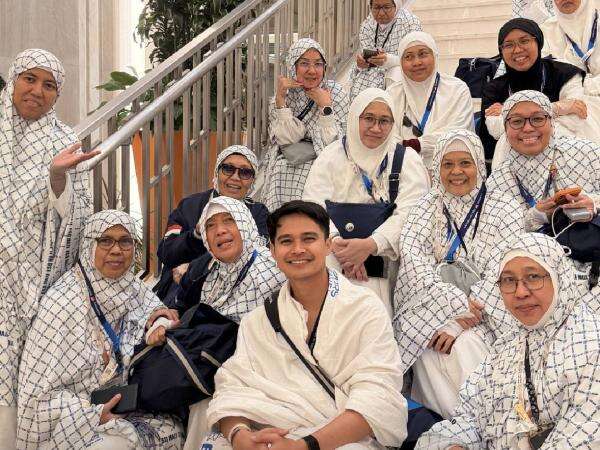 Kisah Aiman Ricky Dampingi 800 Jemaah Haji 2026, Dikasih Julukan Spesial Kisah Aiman Ricky Dampingi 800 Jemaah Haji 2026, Dikasih Julukan Spesial